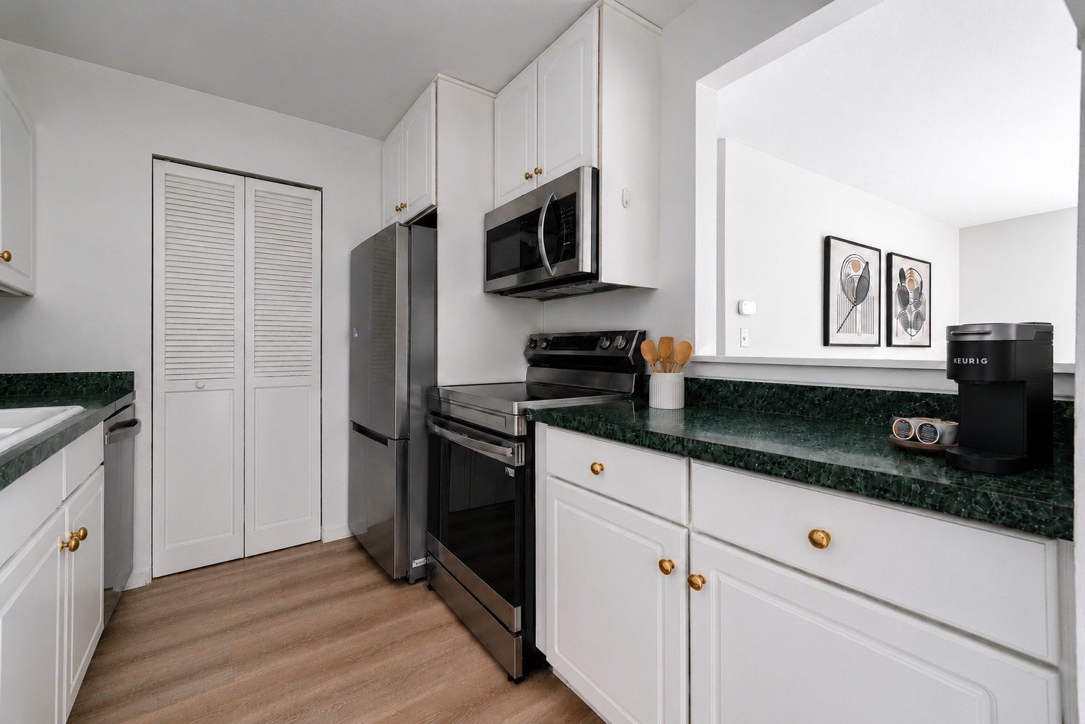 880 N Lakeside Drive 3A