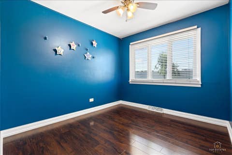 Tiny photo for 22 Forest Lane, Elk Grove Village, IL 60007 (MLS # 12699196)