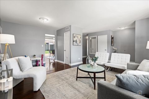 Tiny photo for 22 Forest Lane, Elk Grove Village, IL 60007 (MLS # 12699196)