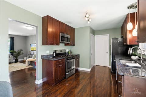 Tiny photo for 22 Forest Lane, Elk Grove Village, IL 60007 (MLS # 12699196)