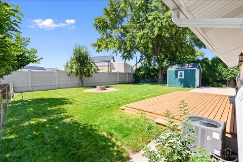 Tiny photo for 22 Forest Lane, Elk Grove Village, IL 60007 (MLS # 12699196)