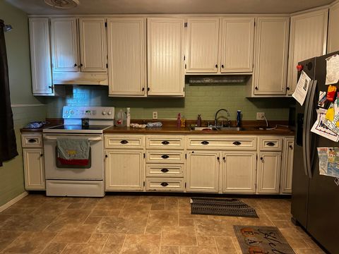 Tiny photo for 1502 S Pine Street, Centralia, IL 62801 (MLS # 12550633)