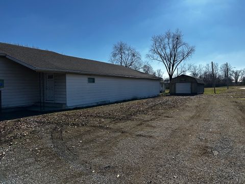Tiny photo for 1502 S Pine Street, Centralia, IL 62801 (MLS # 12550633)