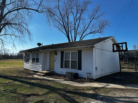 Tiny photo for 1502 S Pine Street, Centralia, IL 62801 (MLS # 12550633)