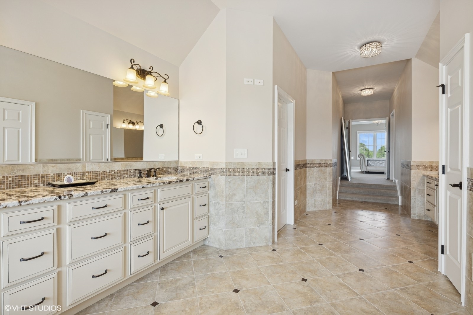 South Barrington, Illinois 60010, United States, 4 Bedrooms Bedrooms, ,6 BathroomsBathrooms,Residential,Active,245314