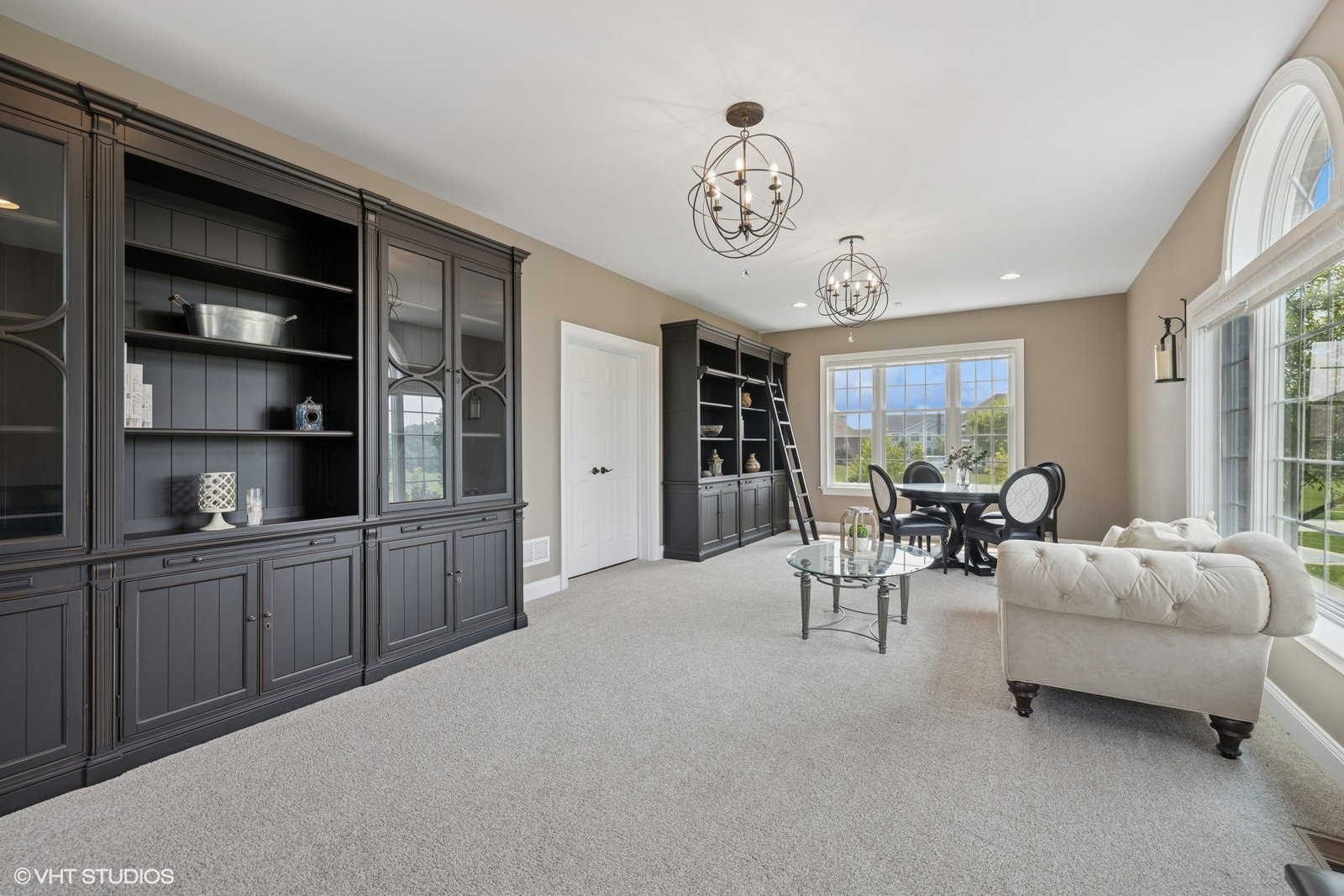 South Barrington, Illinois 60010, United States, 4 Bedrooms Bedrooms, ,6 BathroomsBathrooms,Residential,Active,245314