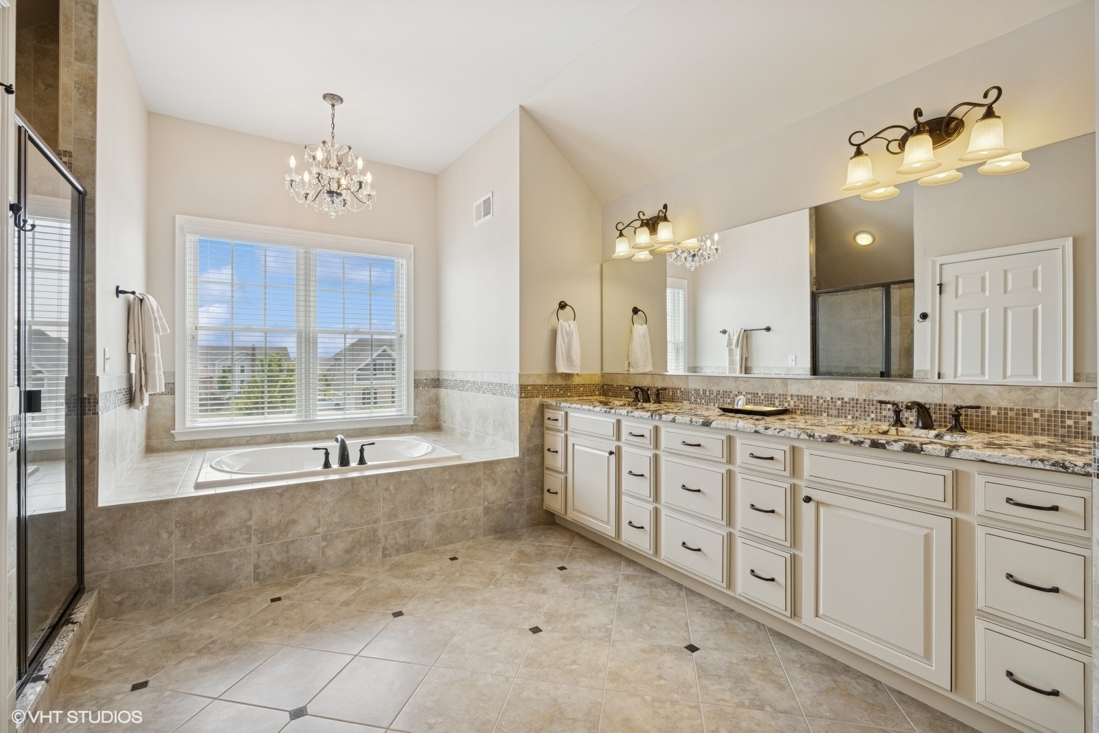 South Barrington, Illinois 60010, United States, 4 Bedrooms Bedrooms, ,6 BathroomsBathrooms,Residential,Active,245314