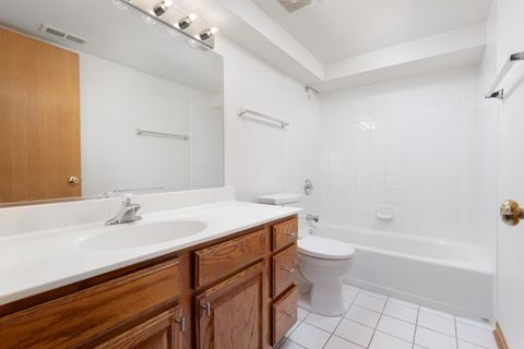 Tiny photo for 2020 Saint Regis Drive #509, Lombard, IL 60148 (MLS # 12479755)