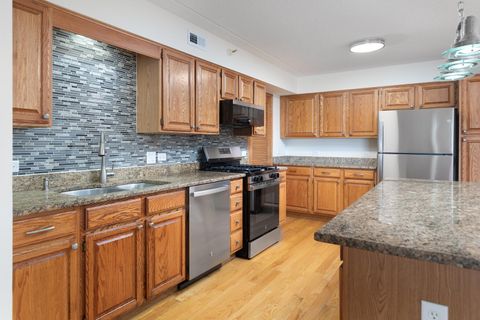 Tiny photo for 2020 Saint Regis Drive #509, Lombard, IL 60148 (MLS # 12479755)