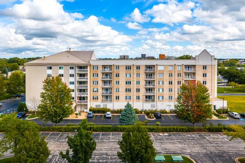 Tiny photo for 2020 Saint Regis Drive #509, Lombard, IL 60148 (MLS # 12479755)