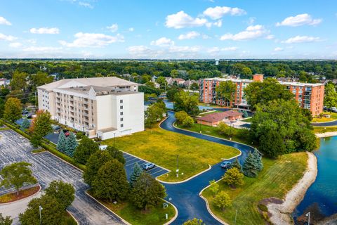 Tiny photo for 2020 Saint Regis Drive #509, Lombard, IL 60148 (MLS # 12479755)