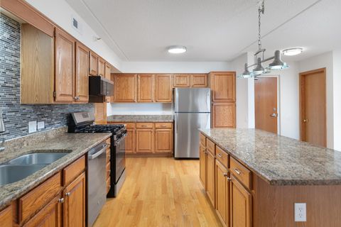 Tiny photo for 2020 Saint Regis Drive #509, Lombard, IL 60148 (MLS # 12479755)