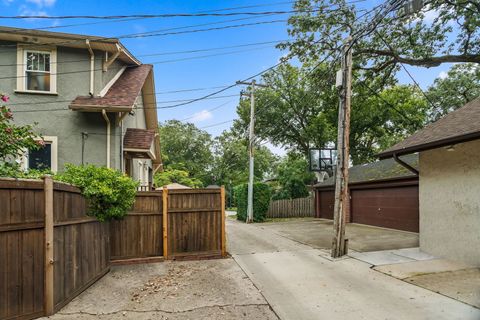 Tiny photo for 2434 Sherman Avenue, Evanston, IL 60201 (MLS # 12577312)