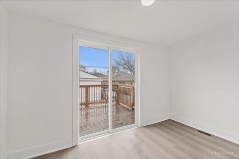 Tiny photo for 5252 N Mulligan Avenue, Chicago, IL 60630 (MLS # 12612167)