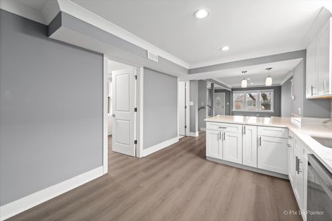 Tiny photo for 5252 N Mulligan Avenue, Chicago, IL 60630 (MLS # 12612167)