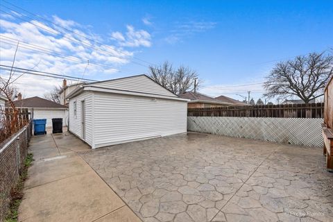 Tiny photo for 5252 N Mulligan Avenue, Chicago, IL 60630 (MLS # 12612167)