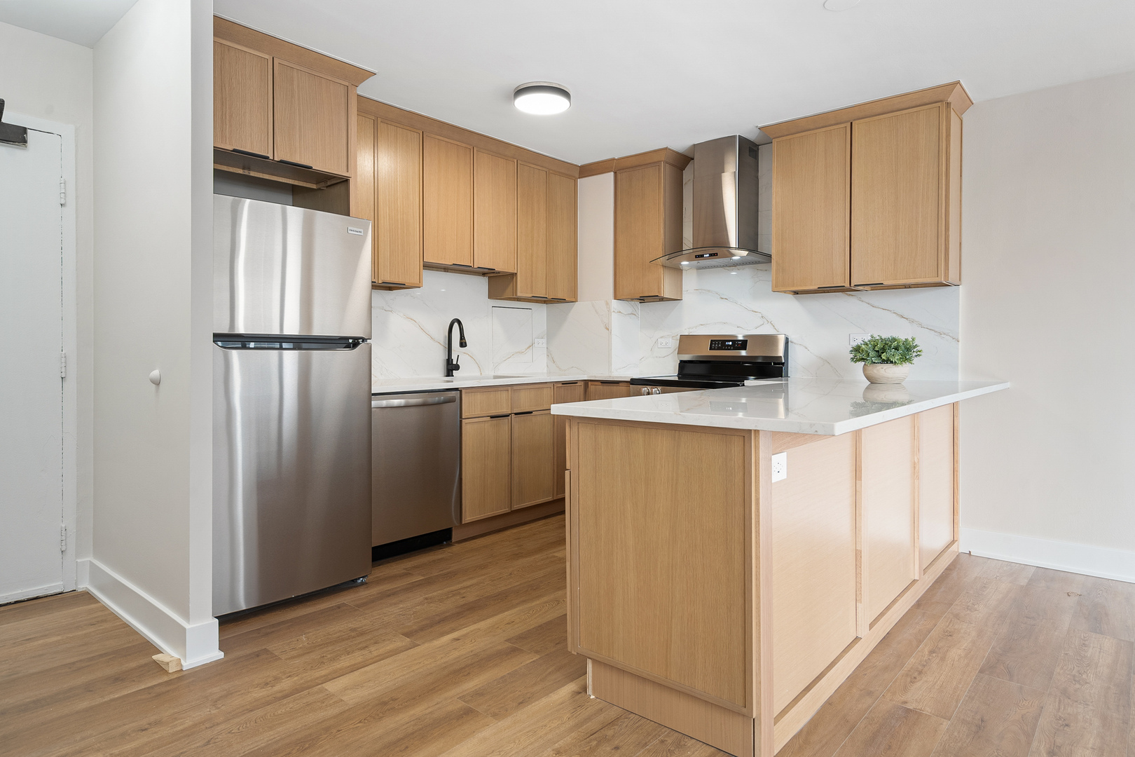 33 E Cedar Street 6B