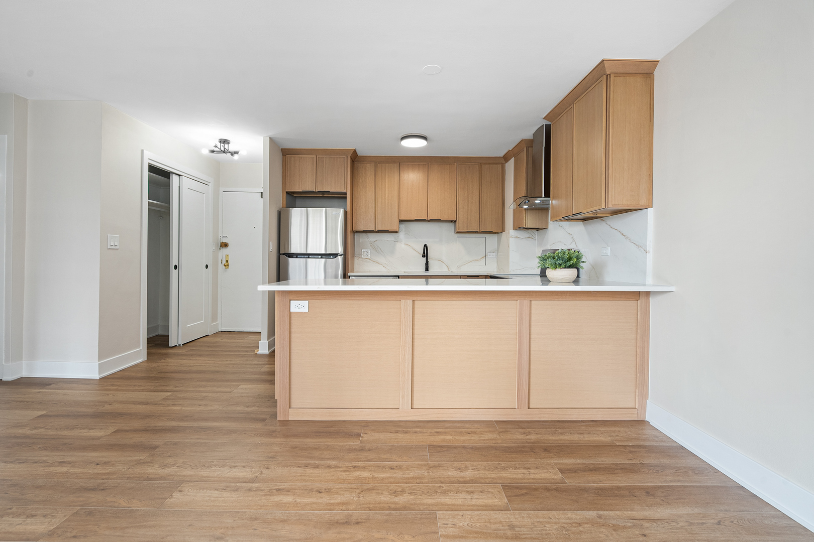 33 E Cedar Street 6B