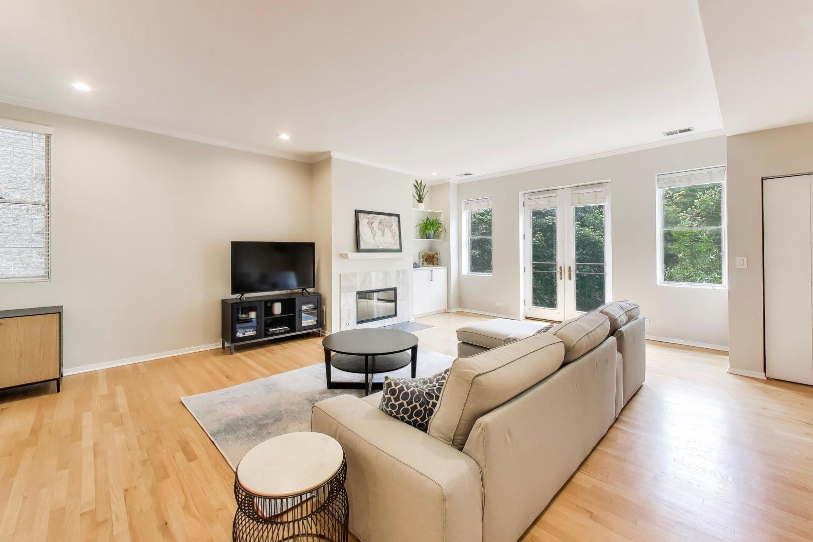 844 W Diversey Parkway 3E