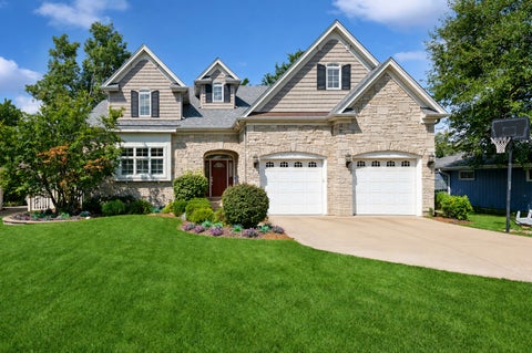 Photo of 415 Ranch Road, Wheaton, IL 60187 (MLS # 12744113)