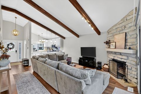 Tiny photo for 154 Abbeywood Circle, Streamwood, IL 60107 (MLS # 12524735)