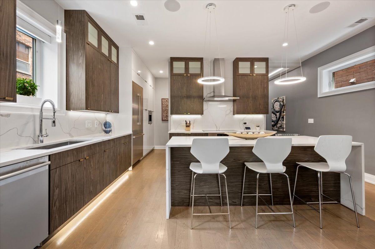 729 W Diversey Parkway 2