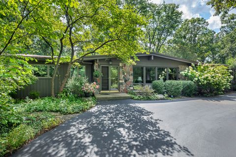 Photo of 2635 Crestwood Lane, Riverwoods, IL 60015 (MLS # 12461888)