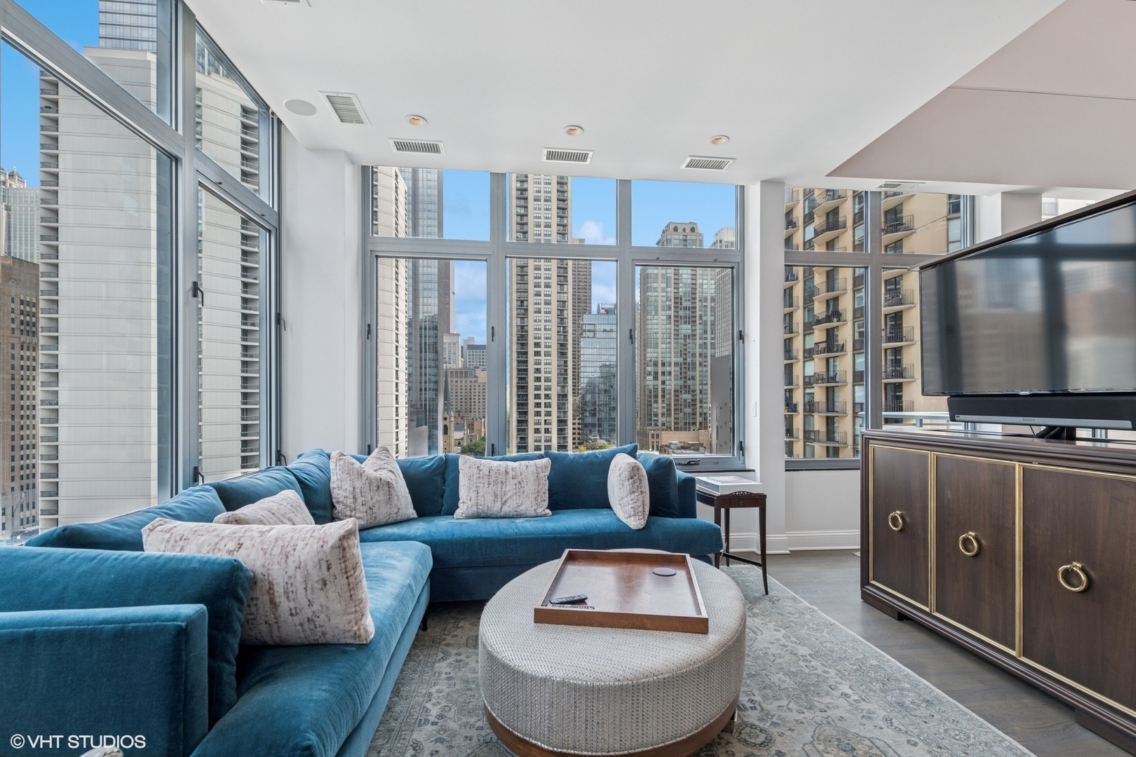 101 W Superior Street 1204P
