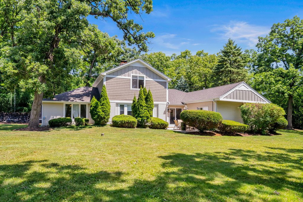 Photo for 7900 W 127TH Street, Palos Park, IL 60464 (MLS # 12426422)