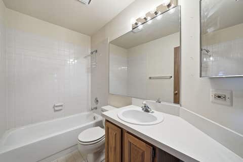 Tiny photo for 864 N Shady Oaks Drive #864, Elgin, IL 60120 (MLS # 12718684)