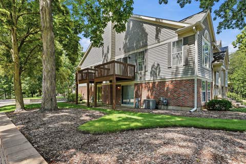 Tiny photo for 864 N Shady Oaks Drive #864, Elgin, IL 60120 (MLS # 12718684)