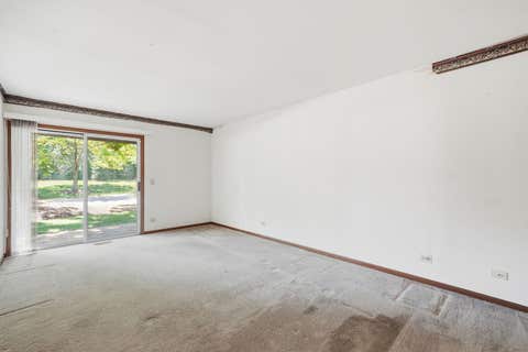 Tiny photo for 864 N Shady Oaks Drive #864, Elgin, IL 60120 (MLS # 12718684)