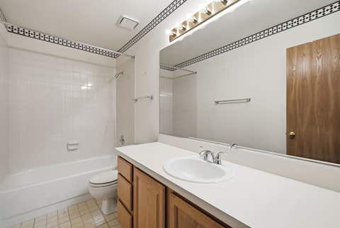 Tiny photo for 864 N Shady Oaks Drive #864, Elgin, IL 60120 (MLS # 12718684)