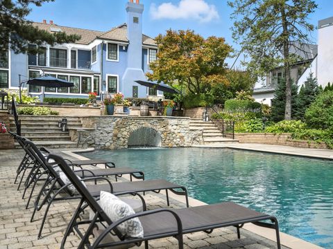 Tiny photo for 24 S WASHINGTON Circle, Hinsdale, IL 60521 (MLS # 12484350)