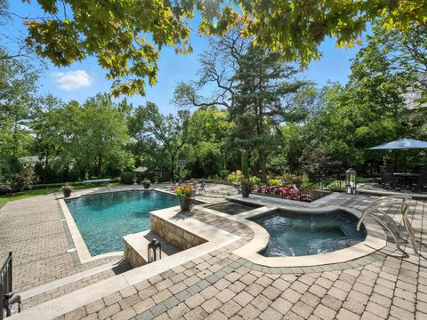 Tiny photo for 24 S WASHINGTON Circle, Hinsdale, IL 60521 (MLS # 12484350)