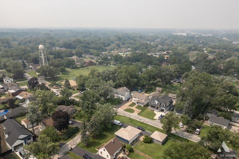 Tiny photo for 124 Sunrise Avenue, Willowbrook, IL 60527 (MLS # 12440001)