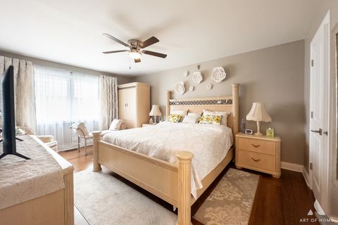 Tiny photo for 124 Sunrise Avenue, Willowbrook, IL 60527 (MLS # 12440001)