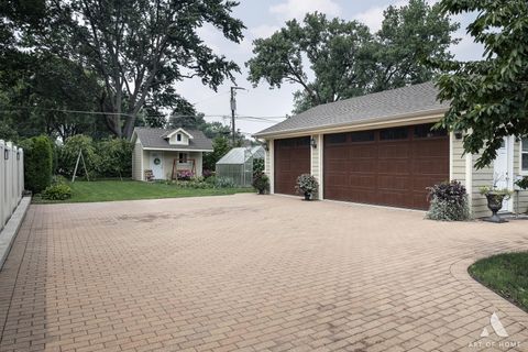 Tiny photo for 124 Sunrise Avenue, Willowbrook, IL 60527 (MLS # 12440001)