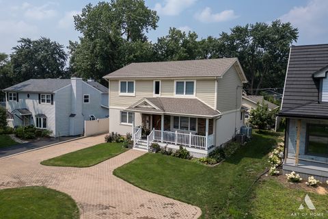 Tiny photo for 124 Sunrise Avenue, Willowbrook, IL 60527 (MLS # 12440001)
