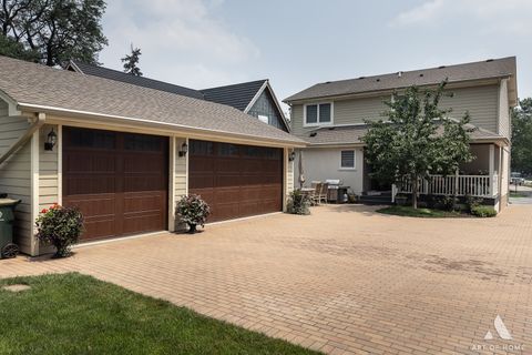 Tiny photo for 124 Sunrise Avenue, Willowbrook, IL 60527 (MLS # 12440001)