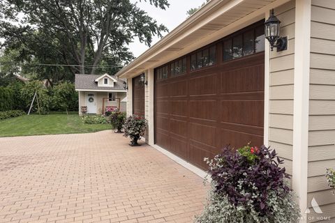 Tiny photo for 124 Sunrise Avenue, Willowbrook, IL 60527 (MLS # 12440001)