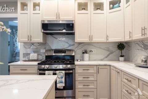 Tiny photo for 124 Sunrise Avenue, Willowbrook, IL 60527 (MLS # 12440001)