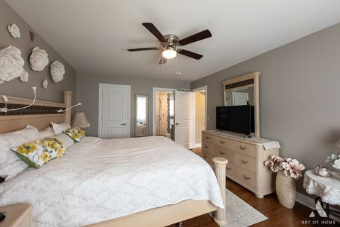 Tiny photo for 124 Sunrise Avenue, Willowbrook, IL 60527 (MLS # 12440001)