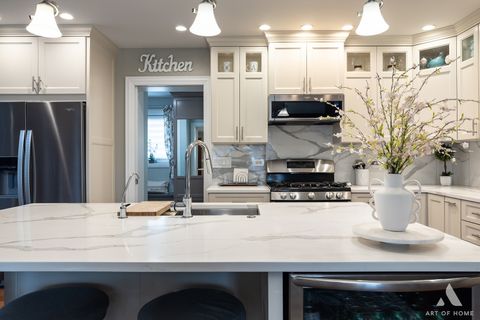 Tiny photo for 124 Sunrise Avenue, Willowbrook, IL 60527 (MLS # 12440001)