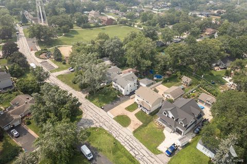 Tiny photo for 124 Sunrise Avenue, Willowbrook, IL 60527 (MLS # 12440001)