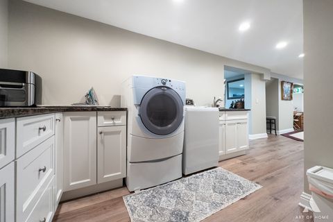 Tiny photo for 124 Sunrise Avenue, Willowbrook, IL 60527 (MLS # 12440001)