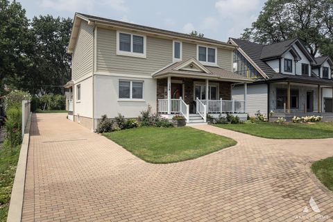 Tiny photo for 124 Sunrise Avenue, Willowbrook, IL 60527 (MLS # 12440001)