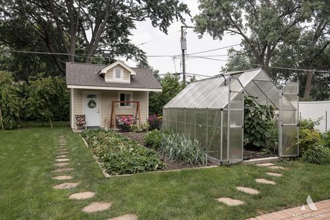 Tiny photo for 124 Sunrise Avenue, Willowbrook, IL 60527 (MLS # 12440001)