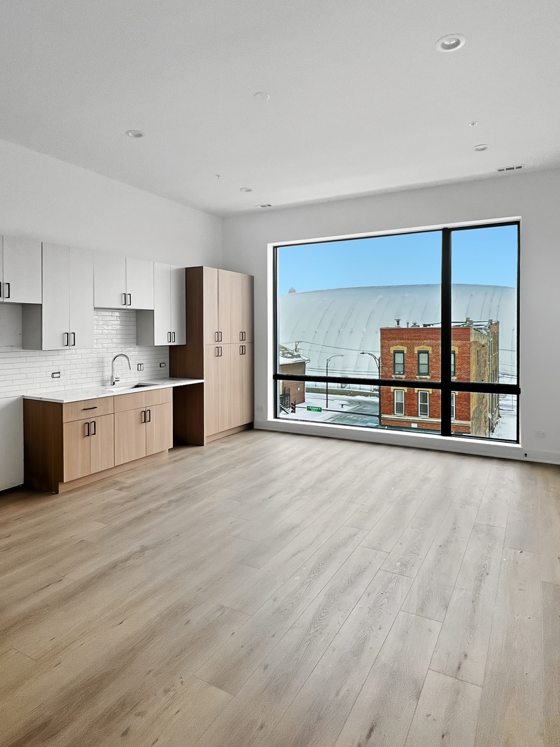 1304 S Ashland Avenue 400