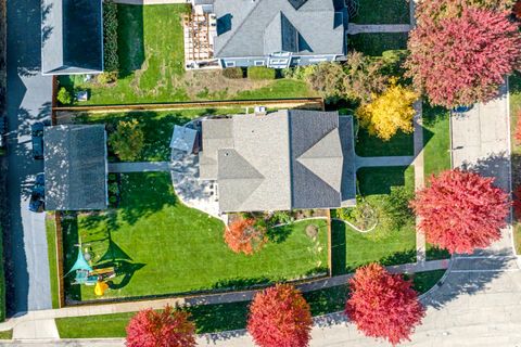 Tiny photo for 785 Meadow Lane, Libertyville, IL 60048 (MLS # 12507933)